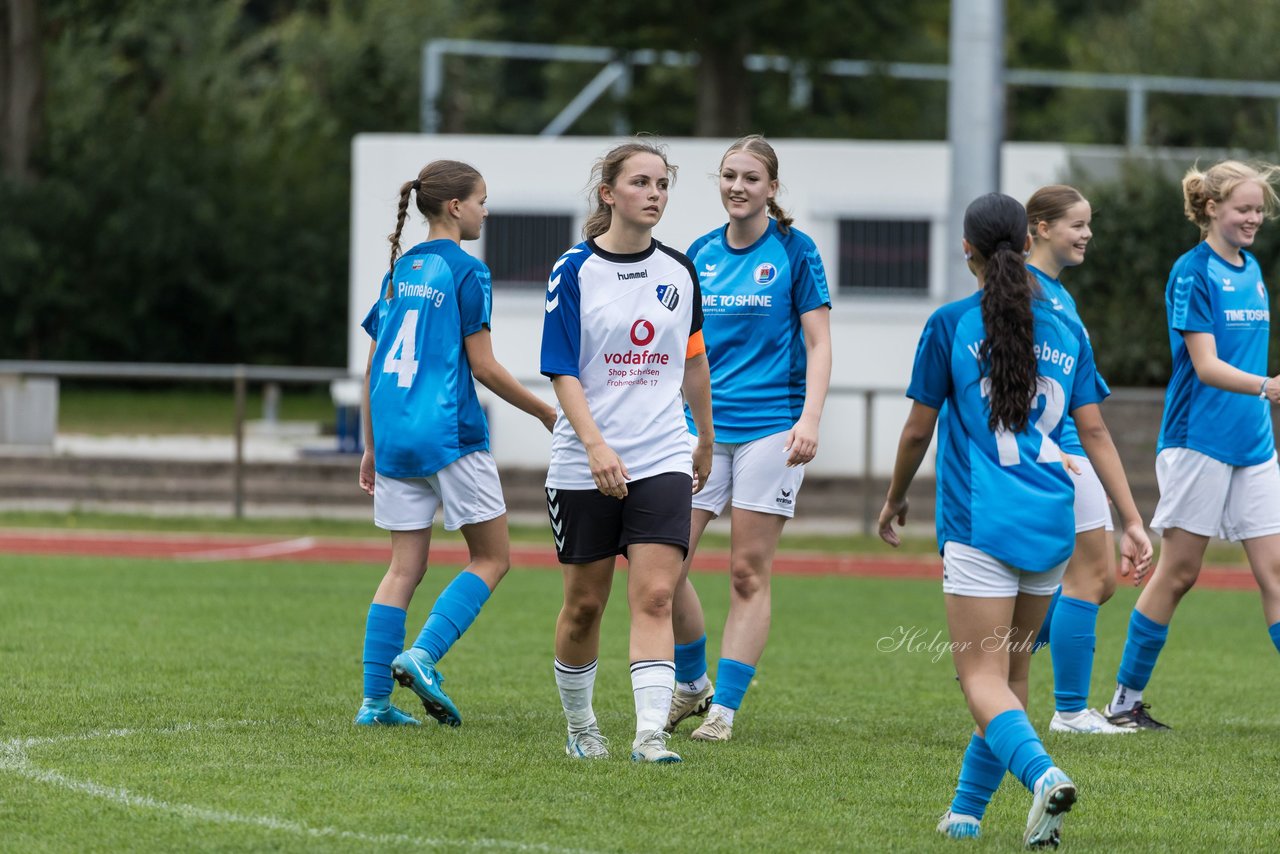 Bild 426 - wBJ VfL Pinneberg - Germania Schnelsen : Ergebnis: 15:1